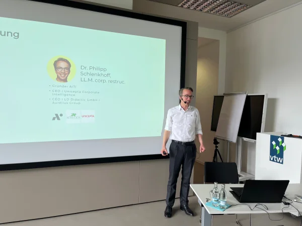 Dr. Phillipp Schlenkhoff